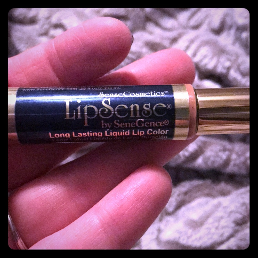 Bravo Lipsense